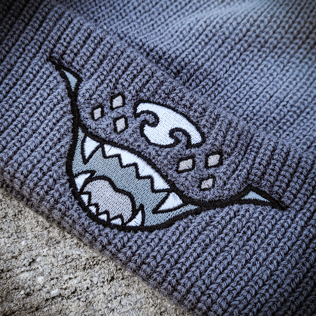 GREY GRADIENT MAW BEANIE
