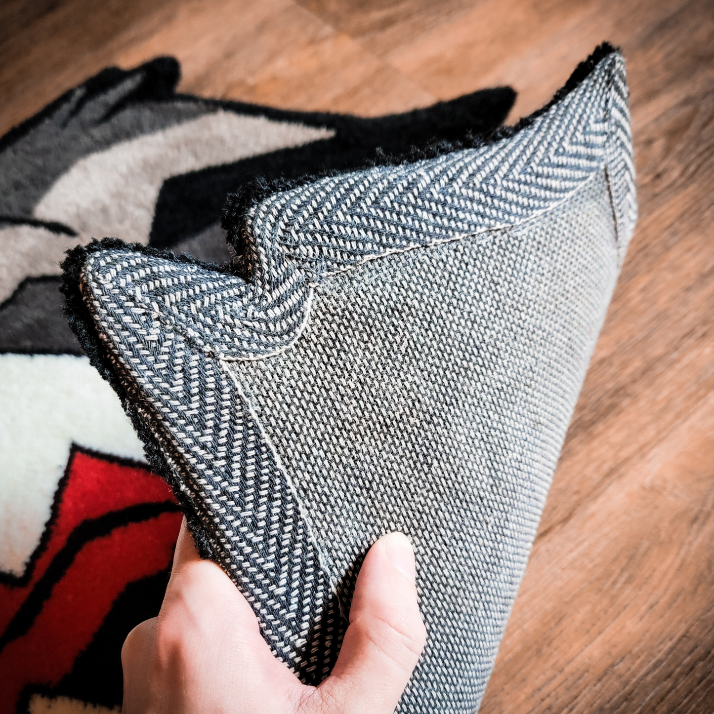 MAW TUFTED ACCENT RUG