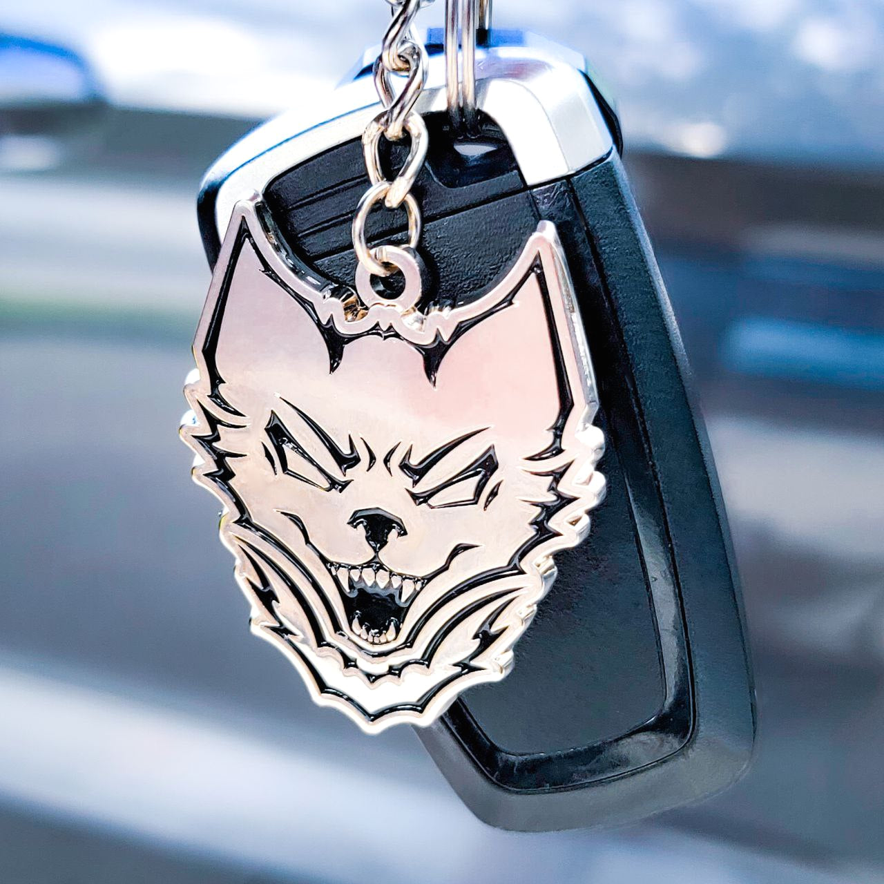 WORLD TOUR METAL KEY-CHAIN