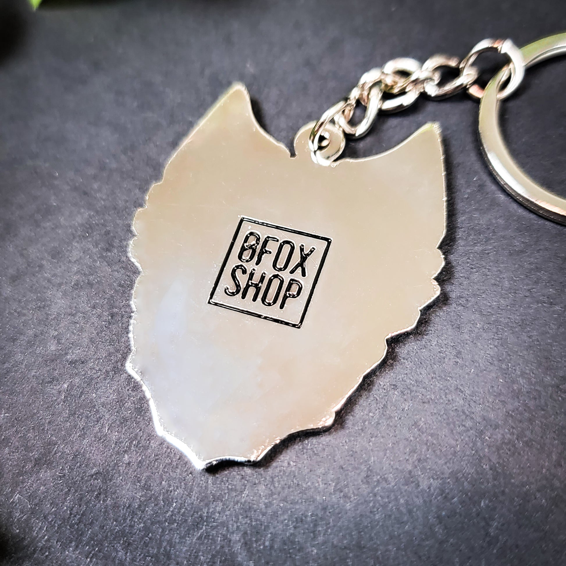 WORLD TOUR METAL KEY-CHAIN