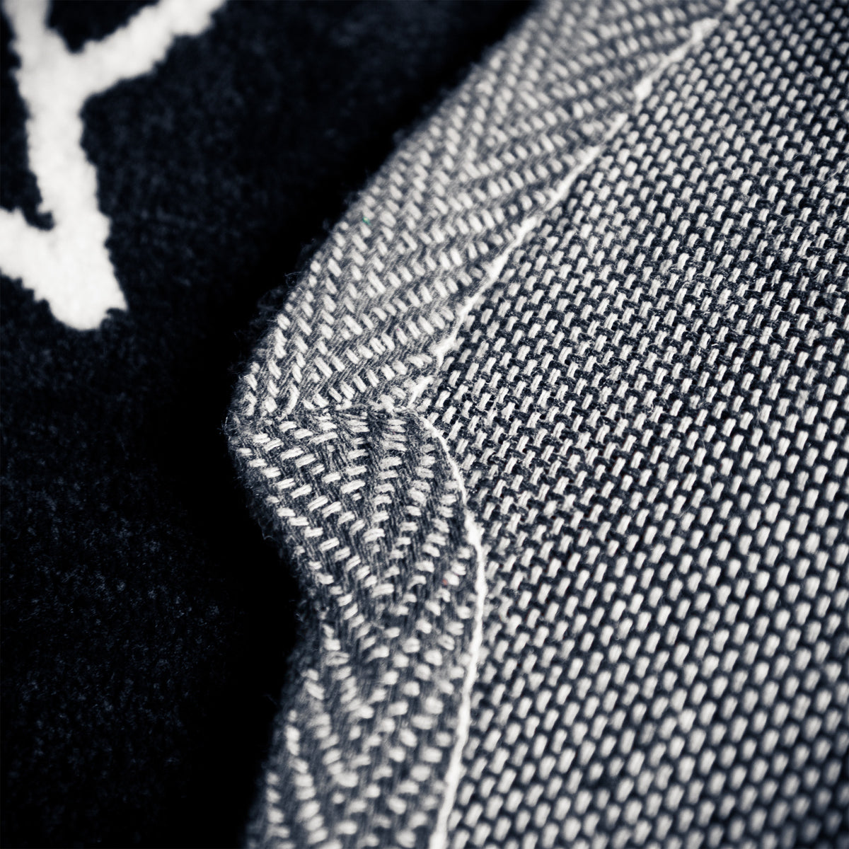 LIMITED EDITION NOIR WOLF ACCENT RUG