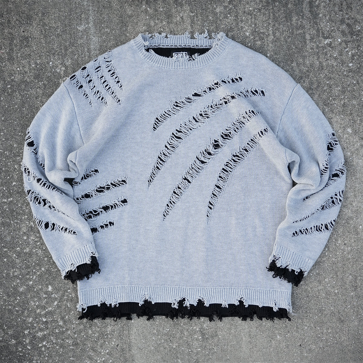 CLAWED SWEATER - GREY